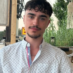 Oliver Thompson