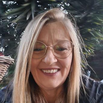 Suzanne Joore