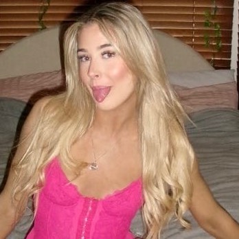 Bella Oakley